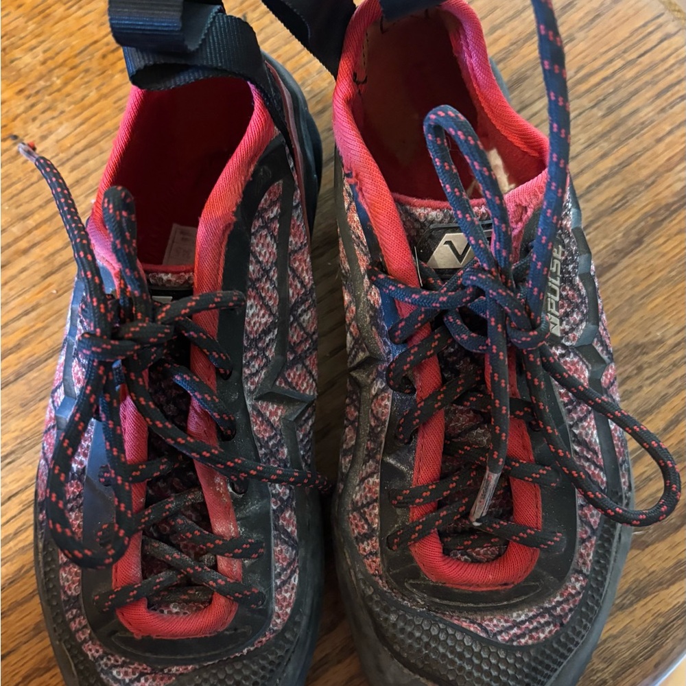 Kids climbing shoe